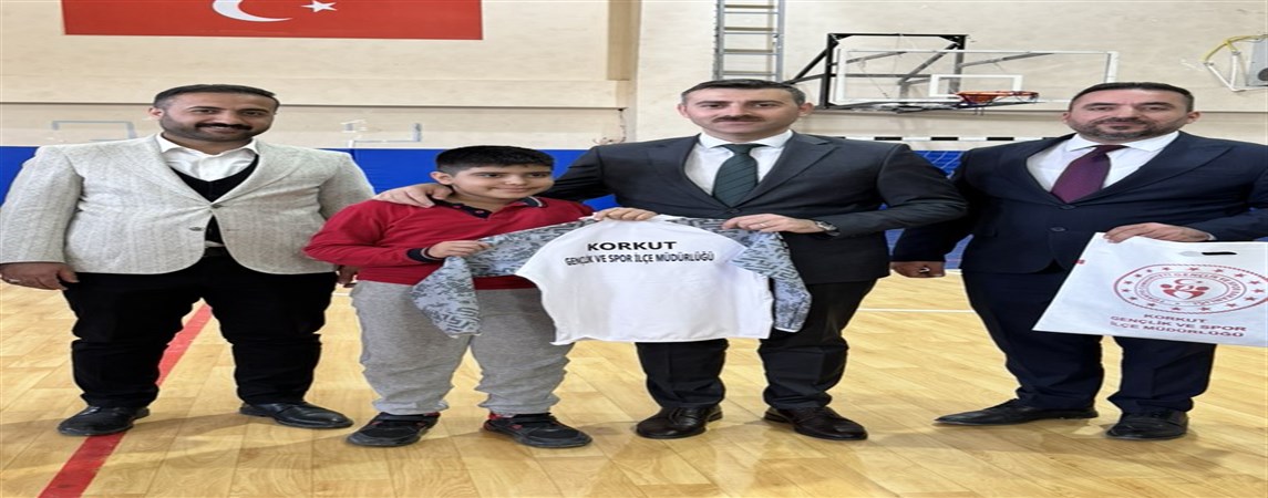 *KAYMAKAM ORHAN AYAZ, GENÇ SPORCULARLA BİR ARAYA GELDİ*